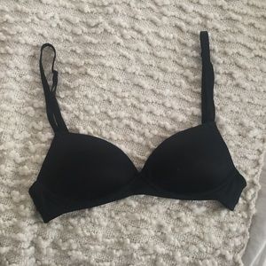 Victoria’s Secret wireless push-up bra 32a